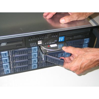Wavestore Granite Digital video recorder (DVR) Wavestore HiNet delivers the unique ability to record analogue, multi-megapixel and IP cameras simultaneously